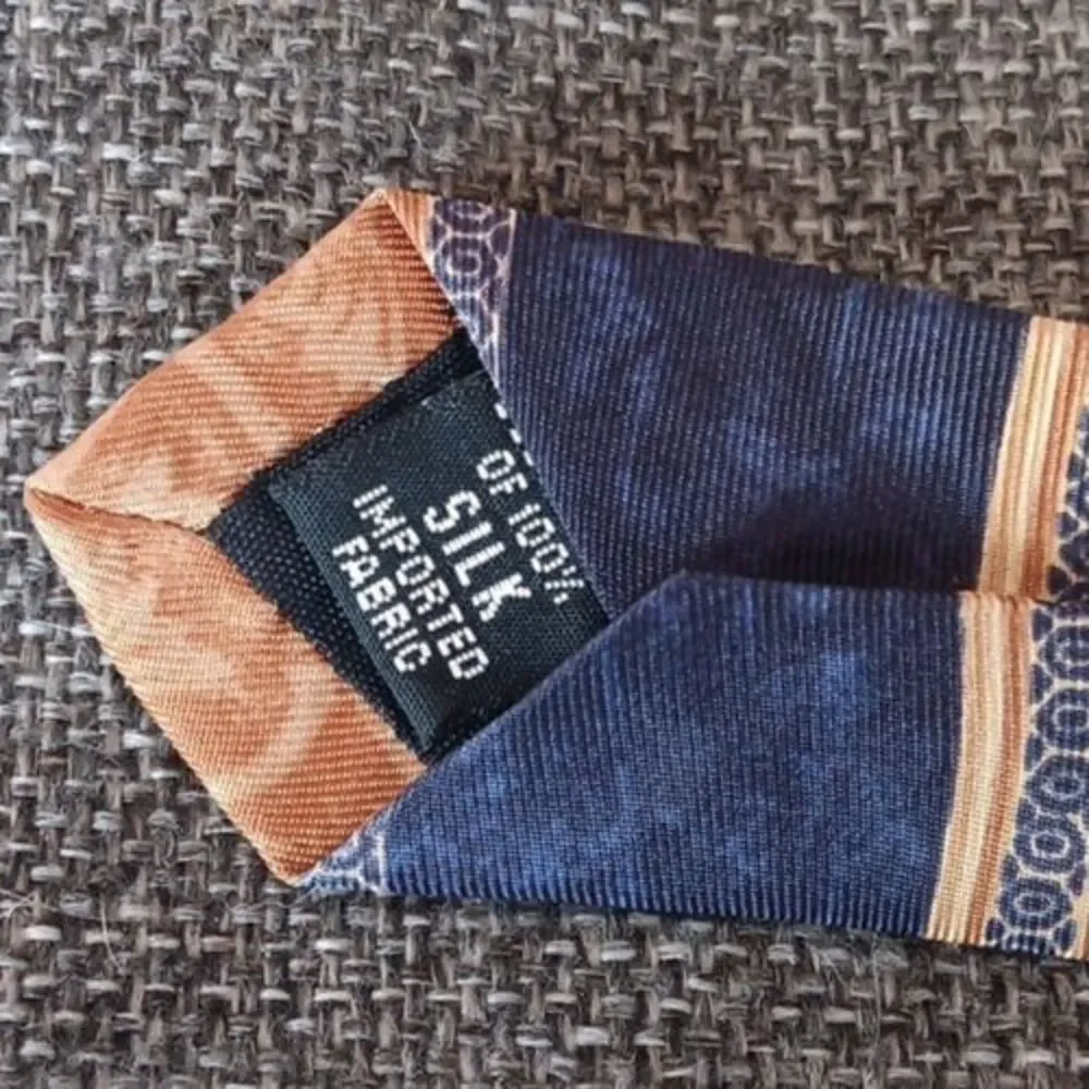 Tie 70s 80s 90s Y2K Mens Bill Blass Silk Blue Gold Stripe 3.75 Wide 58 Long